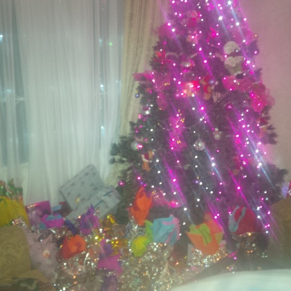 Weihnachtsbaum mit Geschenken